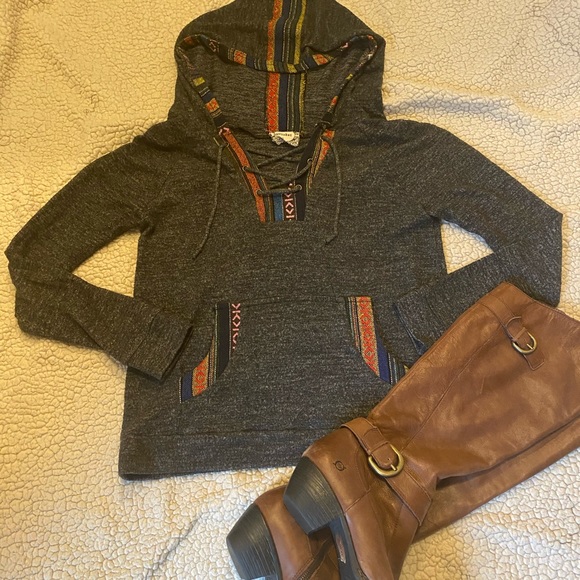 skonhet Tops - Buy 3 get 1 free Tribal print lightweight hoody